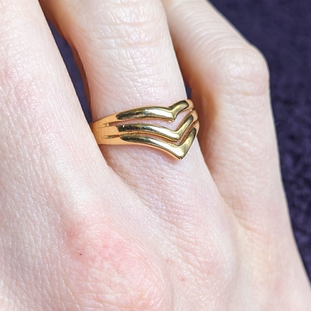 chevron ring  